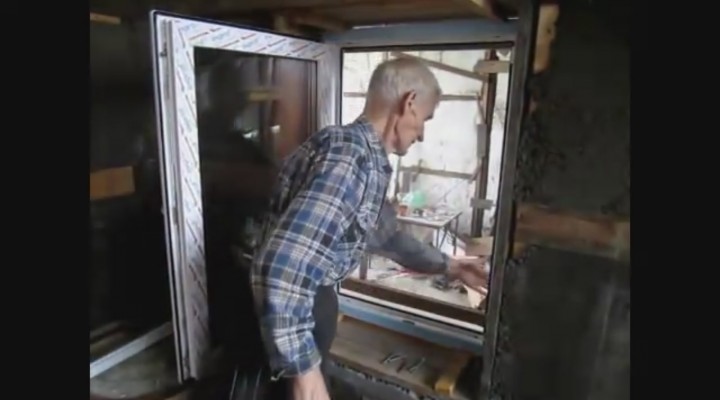 Как вставить пластиковое окно самому.Пластиковое окно в построенном доме своими руками.