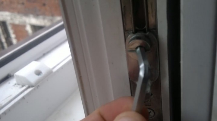 OKNO PCV Regulacja docisku skrzydła do ramy. TRYB ZIMOWY