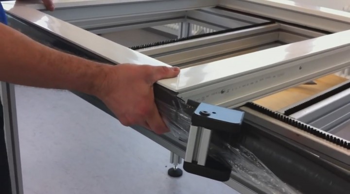 Abdichtung PVC Fenster mit Permabond 448 C