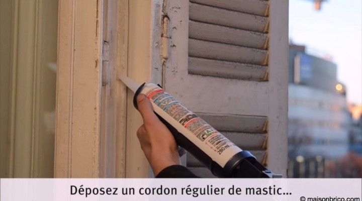 Calfeutrage des fenêtres par joint silicone moulé